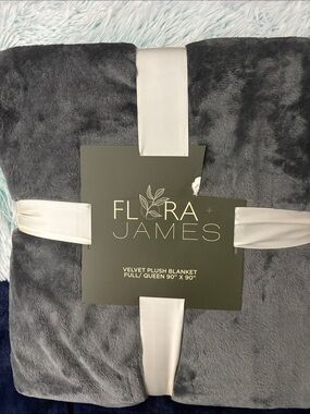 Velvet Plush Blanket - Charcoal Gray - Full/Queen Size - gorgeous ! (90”   90”)